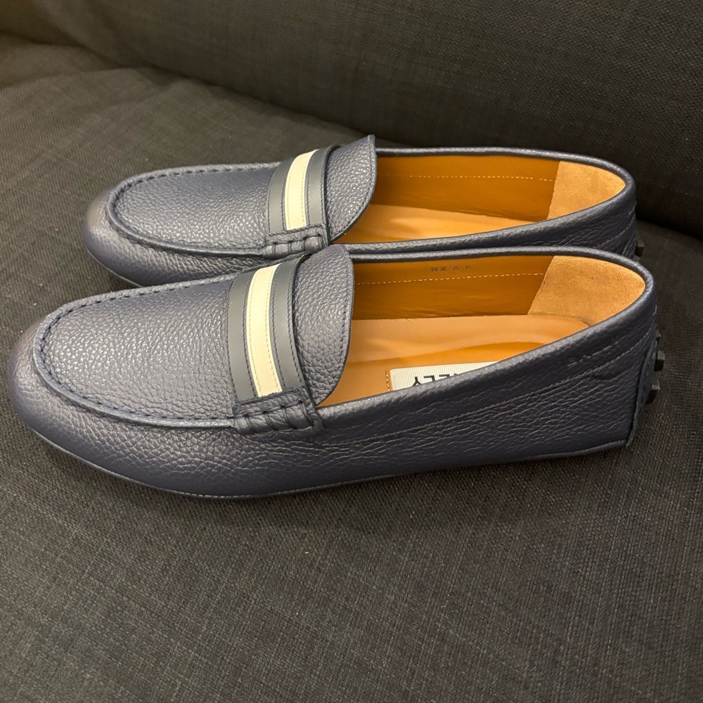 Bally Men's Navy Leather Loafers - Picture 2 of 6